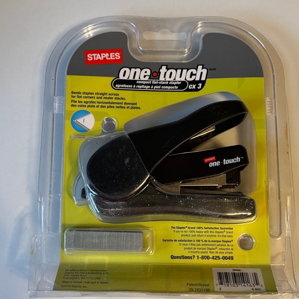 NWT Staple One-Touch CX3 Black Stapler
